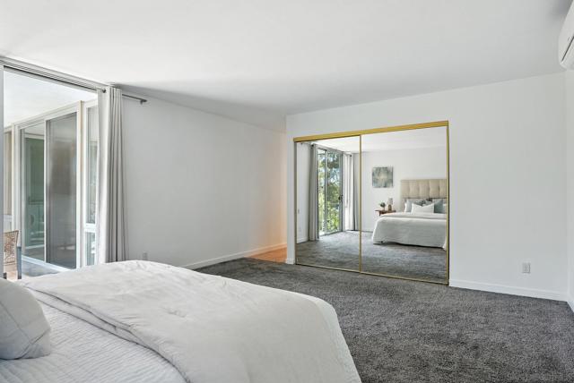 222 Quince St, San Diego CA: https://media.crmls.org/mediaz/2fe62b1e-84aa-4235-a347-16a2c199fb2d.jpg