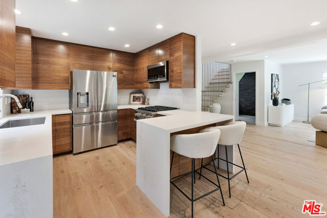 7242 Woodrow Wilson Drive, Los Angeles CA: https://media.crmls.org/mediaz/2fe6348c-ccf7-4b66-a66f-e0ed112973e9.jpg