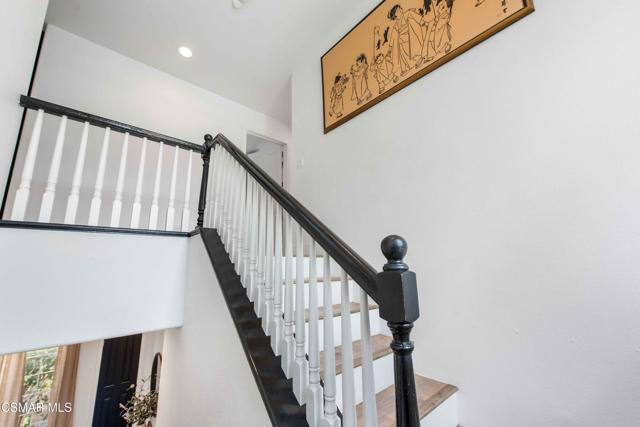 2658 Morning Grove Way, Thousand Oaks CA: https://media.crmls.org/mediaz/2fe665af-9457-4e25-84e0-798b48c3d03f.jpg