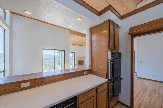 3587 Eastfield Court, Carmel CA: https://media.crmls.org/mediaz/2fe67ebc-a39c-402f-b15a-b31a31560f45.jpg