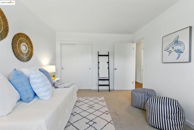 7927 Phaeton Dr, Oakland CA: https://media.crmls.org/mediaz/2fe6e7c0-65cc-4d61-bf73-1bf2e16c8738.jpg
