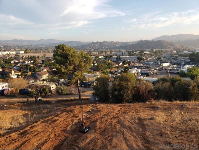 10270 Riverford Rd, Lakeside CA: https://media.crmls.org/mediaz/2fe6f73b-6de9-4e23-9141-0fd4668ae790.jpg