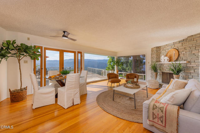 1207 N Signal Street, Ojai CA: https://media.crmls.org/mediaz/2fe72633-88c2-4b7d-b7c6-aee756fe3947.jpg