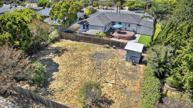 512 California Avenue, Santa Cruz CA: https://media.crmls.org/mediaz/2fe72c57-80a3-409c-9359-809081d76fb1.jpg