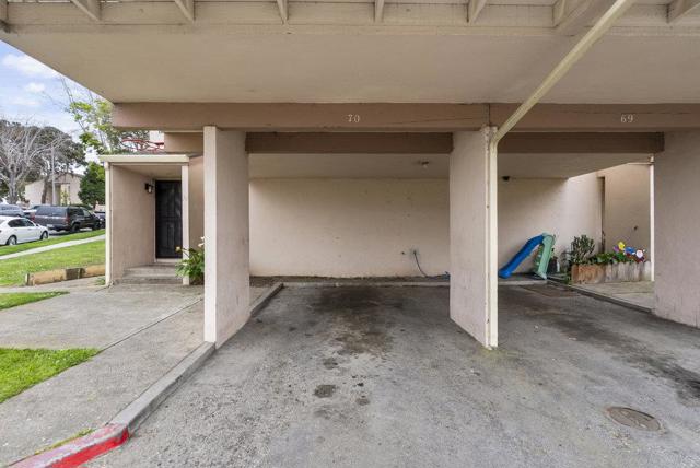 918 Acosta Plaza, Salinas CA: https://media.crmls.org/mediaz/2fe7462c-2c53-44e9-9d0f-3ed680400b93.jpg