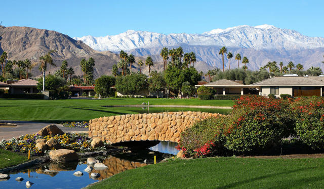 76 Princeton Drive, Rancho Mirage CA: https://media.crmls.org/mediaz/2fe7b6d2-23e8-44ce-9fbf-478ac3afbd72.jpg