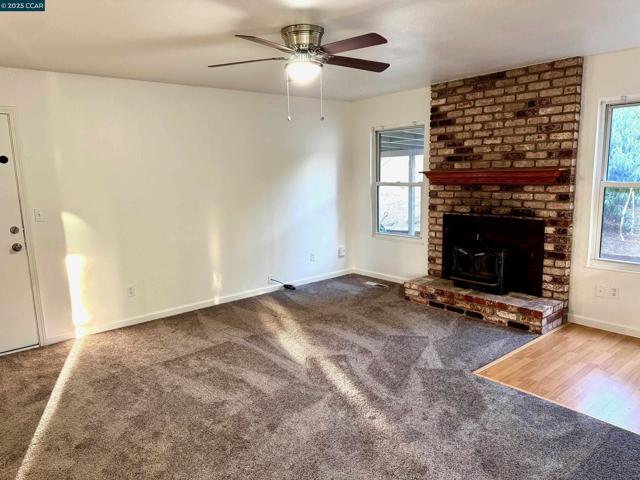2139 Chestnut Dr, Pittsburg CA: https://media.crmls.org/mediaz/2fe8987c-a108-423f-93b8-dfab25c42f81.jpg