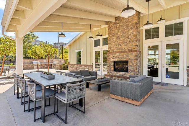 35805 E Shetland Hls, Fallbrook CA: https://media.crmls.org/mediaz/2fe98d38-e347-4b14-84f0-cfaee4b1c0c6.jpg