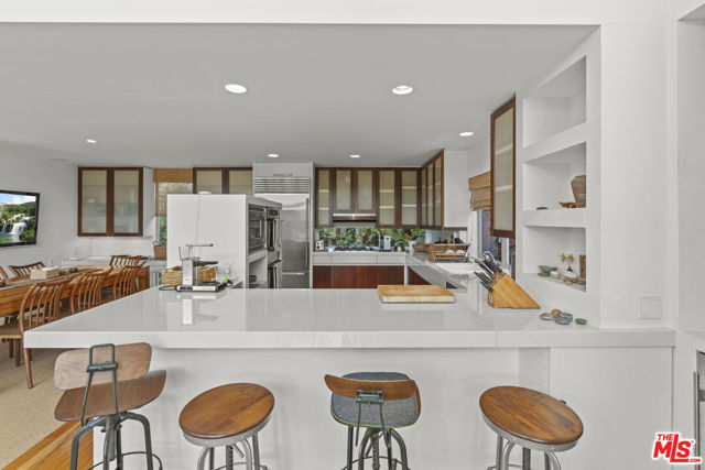 31851 Seafield Drive, Malibu CA: https://media.crmls.org/mediaz/2fea10b9-dcf2-43bb-ab88-3ddb15be5611.jpg
