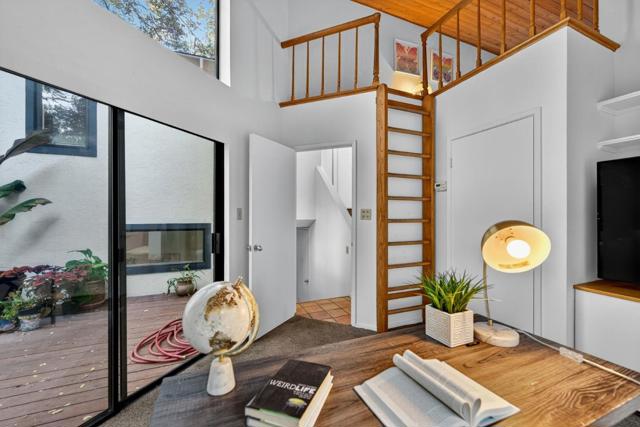 15098 Elm, Monte Sereno CA: https://media.crmls.org/mediaz/2fea5e2c-5140-4602-ad2d-19921f5b3815.jpg