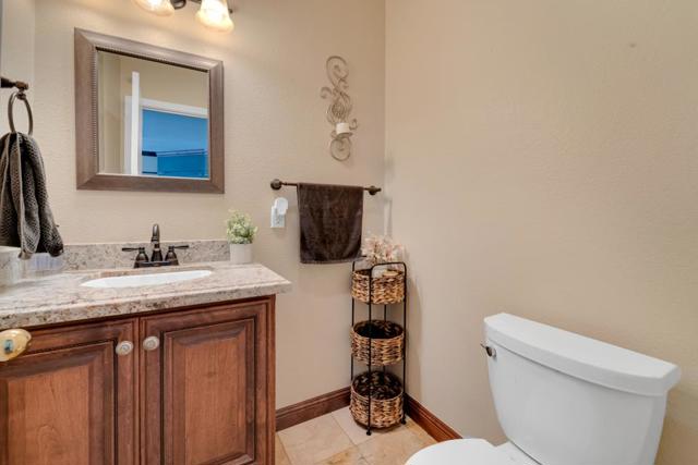 2369 S Creekside Drive, Los Banos CA: https://media.crmls.org/mediaz/2fea649f-2e57-4bd9-a8da-a0cc3ca4ab50.jpg