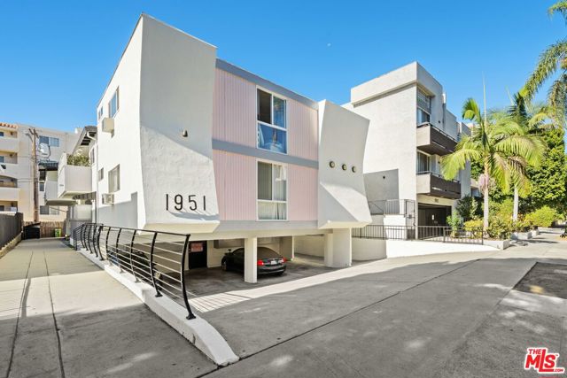 1951 Selby Avenue, Los Angeles CA: https://media.crmls.org/mediaz/2feb2a69-0908-4e92-9233-629ef035e3a1.jpg