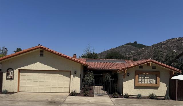 9168 Old Castle Road, Valley Center CA: https://media.crmls.org/mediaz/2feba937-b0cb-49f6-8d6a-a8be1c7f9179.jpg