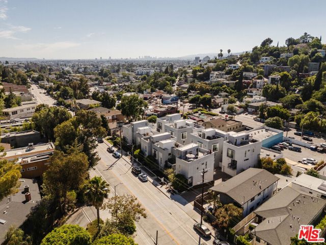 1931 Griffith Park Boulevard, Los Angeles CA: https://media.crmls.org/mediaz/2fec31e4-008a-434f-8087-6b37fcc00455.jpg