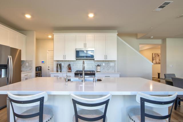32932 Gelder Cir, Menifee CA: https://media.crmls.org/mediaz/2fec69ca-6c15-4e08-ae1a-801b06df0bbc.jpg