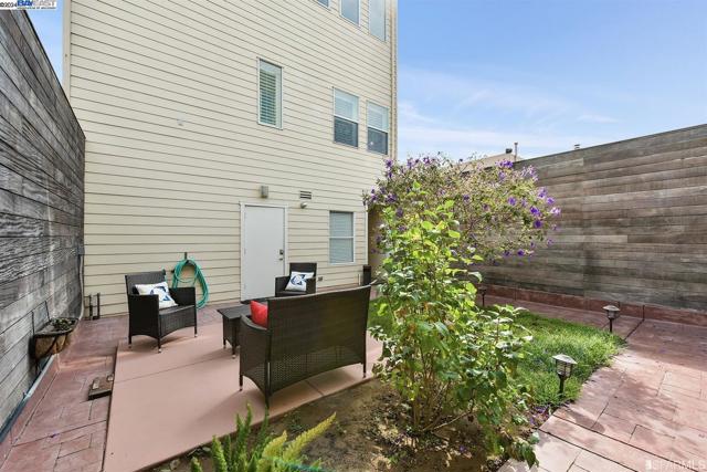 Image 4 of 34 For 373 6th Avenue