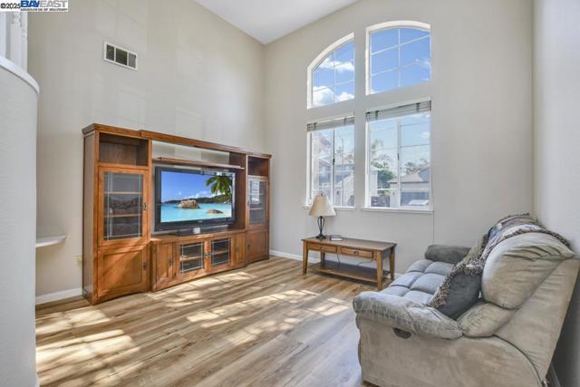 2218 Newport Ct., Discovery Bay CA: https://media.crmls.org/mediaz/2feceb44-455e-499d-8a25-9224ed984bf6.jpg