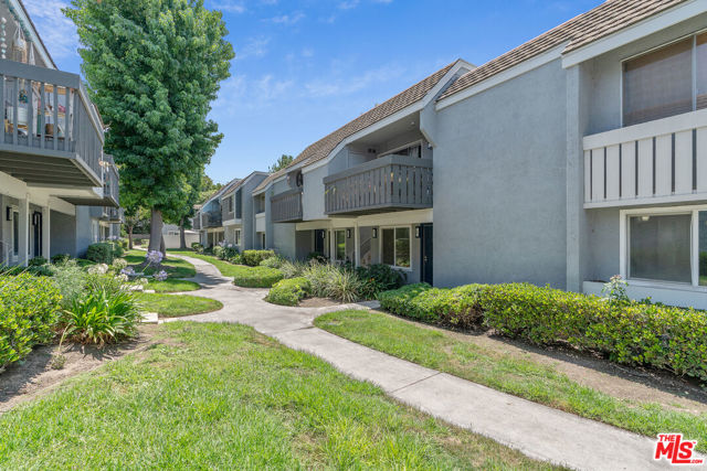 46 Eagle, Irvine CA: https://media.crmls.org/mediaz/2fed176f-cc4c-46b1-bb1a-58ac720286b6.jpg