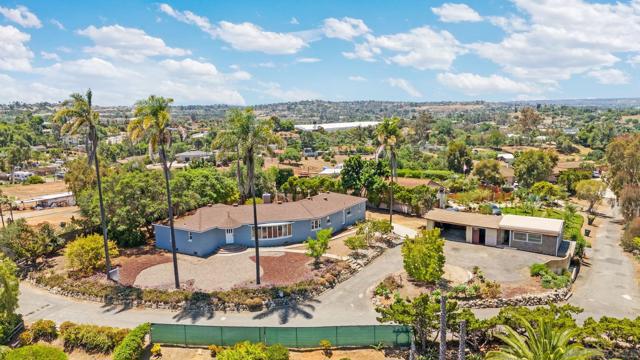 2530 Pruett Dr, Vista CA: https://media.crmls.org/mediaz/2fed1e1a-1049-42bc-9679-9bb5abf6edac.jpg