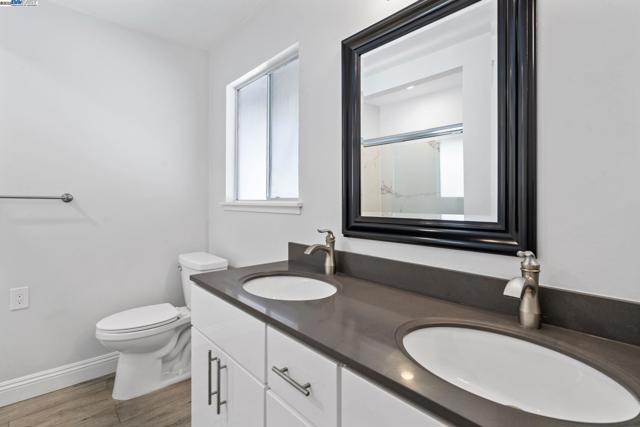 2592 Caballo Ranchero Dr, Diablo CA: https://media.crmls.org/mediaz/2fed3b77-83f5-40d1-b20e-4393665d3a71.jpg