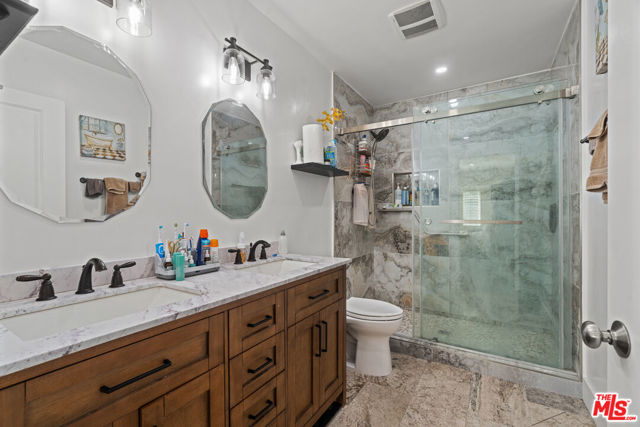 5040 W Slauson Avenue, Los Angeles CA: https://media.crmls.org/mediaz/2fedaa95-9dfb-4441-9336-f77dd75e7764.jpg