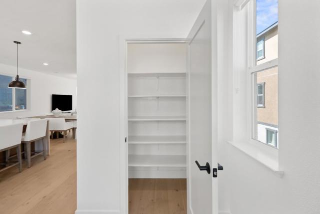2815 Crusader, Alameda CA: https://media.crmls.org/mediaz/2fedcaa3-0994-4792-8488-b2859794f383.jpg