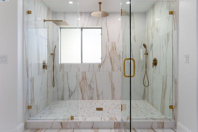 3846 Sheffield Cir, Danville CA: https://media.crmls.org/mediaz/2fedddc0-bd91-4d17-b487-2538e1197a7d.jpg