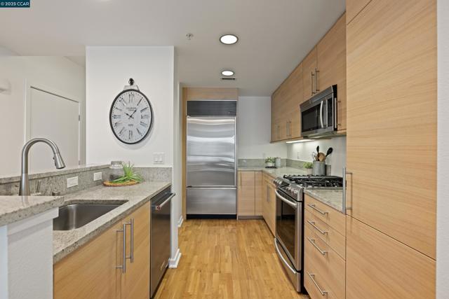1655 N California Blvd, Walnut Creek CA: https://media.crmls.org/mediaz/2fee0046-7e15-43a9-8f6f-cbd7b48af21c.jpg