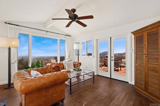 3698 Camino De Las Lomas, Vista CA: https://media.crmls.org/mediaz/2fee76bf-3a0b-4f0e-bfda-814ed6cb9068.jpg