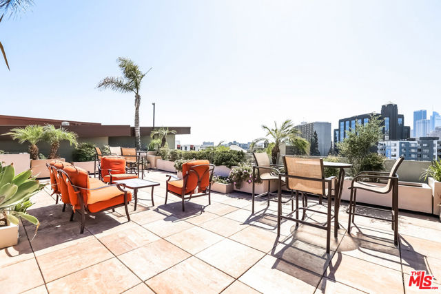 100 S Alameda Street, Los Angeles CA: https://media.crmls.org/mediaz/2feeaf86-0778-4826-bbcb-3ac9964e53b3.jpg