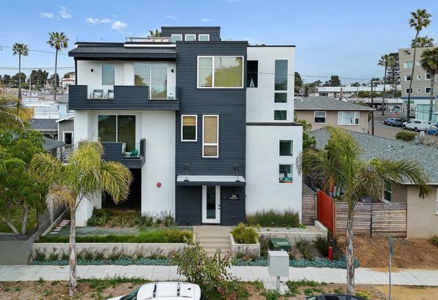 508 N Tremont Street, Oceanside CA: https://media.crmls.org/mediaz/2fef1596-c1b2-4818-9400-4b06e2554c6f.jpg
