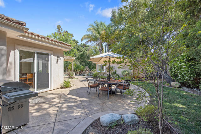 758 Camino Dos Rios, Thousand Oaks CA: https://media.crmls.org/mediaz/2fef20be-89ee-4485-a1bd-357958ab6019.jpg