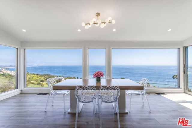 32701 Vista De Los Ondas Street, Malibu CA: https://media.crmls.org/mediaz/2fef283f-c748-4760-9fb1-b89081101d3d.jpg