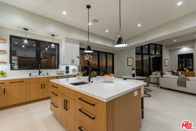 286 Quadro Vecchio Drive, Pacific Palisades CA: https://media.crmls.org/mediaz/2fef3f52-bf51-497d-be67-9b585b041b29.jpg