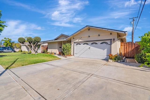 1011 Rawlings Drive, San Jose CA: https://media.crmls.org/mediaz/2ff016c5-b36d-4d87-b5ac-4dead770e977.jpg