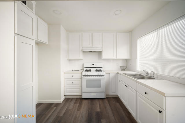 Detail Gallery Image 8 of 19 For 2617 Pinon Spring Cir #C,  Bakersfield,  CA 93309 - 3 Beds | 1/1 Baths