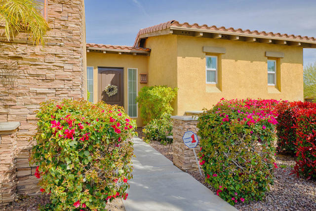 14 Via Santo Tomas Drive, Rancho Mirage CA: https://media.crmls.org/mediaz/2ff0740d-2d10-4407-9222-dd56ca7ba763.jpg