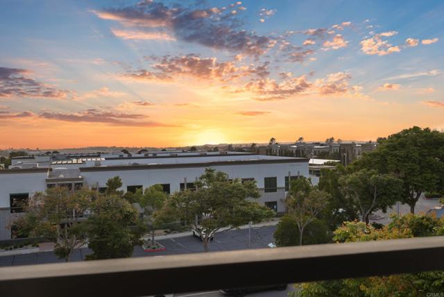 6132 Colt Place, Carlsbad CA: https://media.crmls.org/mediaz/2ff150f3-8790-4ef5-96c6-57eaa46c7572.jpg