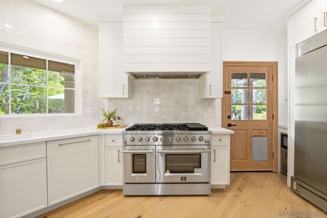 17601 Valle Verde, Poway CA: https://media.crmls.org/mediaz/2ff2172c-ea3a-42e7-a279-d9d358090e4b.jpg