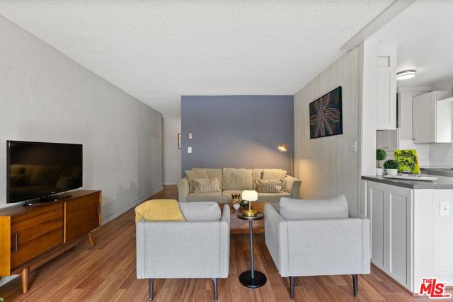 1831 Prosser Avenue, Los Angeles CA: https://media.crmls.org/mediaz/2ff2c292-07d3-4ab9-a845-d1af8803cbe2.jpg