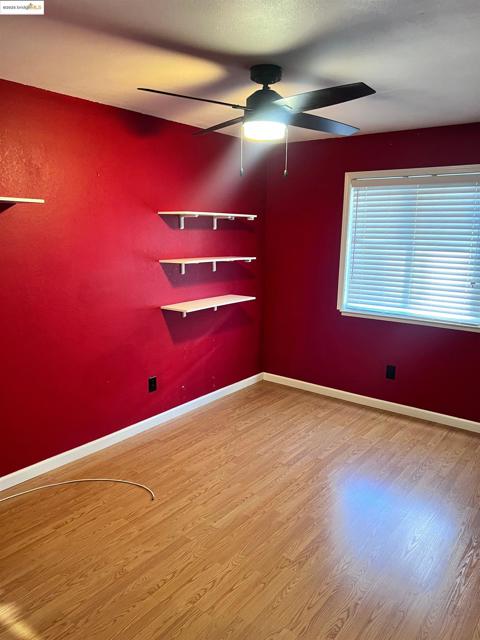 19 LISA COURT, Brentwood CA: https://media.crmls.org/mediaz/2ff2ff76-48d9-489a-b55d-ae4f10c6a96a.jpg