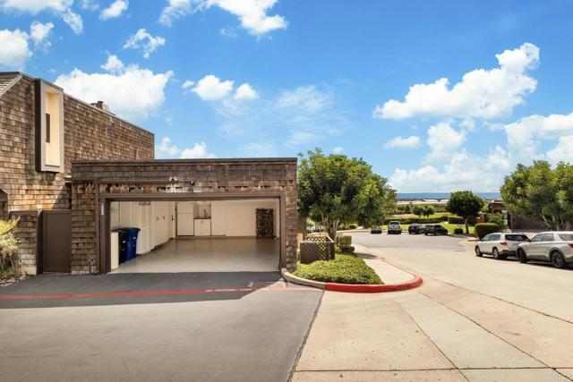 12859 Caminito del Canto, Del Mar CA: https://media.crmls.org/mediaz/2ff3111a-d39c-4d8a-83a2-0299d0a682ab.jpg