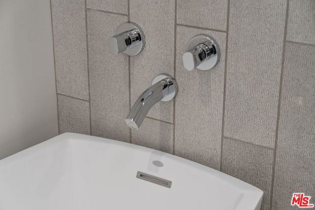 2829 Westbrook Avenue, Los Angeles CA: https://media.crmls.org/mediaz/2ff36560-c419-43d5-86a5-6e2956164415.jpg