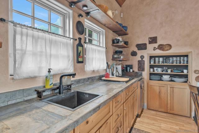 3839 Deer Lake Park Rd, Julian CA: https://media.crmls.org/mediaz/2ff3c3c6-cbe0-4399-880e-6d84de1da8a7.jpg