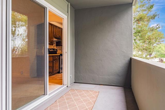 1458 Hudson Street, Redwood City CA: https://media.crmls.org/mediaz/2ff3d535-026b-495d-9432-e81e8a83621e.jpg