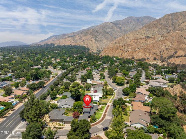 1915 Canyon Close Road, Pasadena CA: https://media.crmls.org/mediaz/2ff40339-6147-4ee3-a163-286b4e5a3f19.jpg