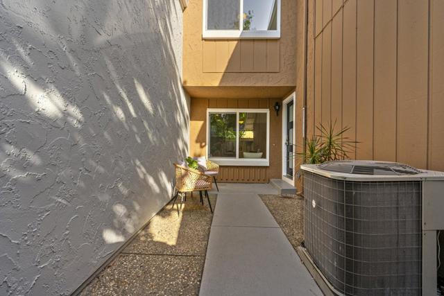 230 Elm Wood Court, Los Gatos CA: https://media.crmls.org/mediaz/2ff444d8-ef71-4ec1-9e92-46cce97d55ff.jpg