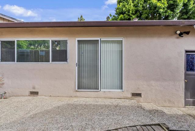 9355 Canyon Oak Road, Salinas CA: https://media.crmls.org/mediaz/2ff492eb-0ca4-4fc4-8422-0a64a4d645c8.jpg