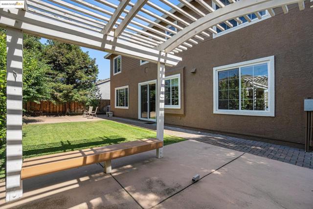 1139 Jordan Ct, Brentwood CA: https://media.crmls.org/mediaz/2ff49927-6efe-40e6-b42c-3a01851687ad.jpg