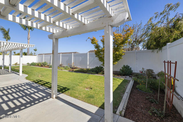 7744 Hayward Street, Ventura CA: https://media.crmls.org/mediaz/2ff4cf27-fc93-48a6-a90b-7a4656c53cfa.jpg